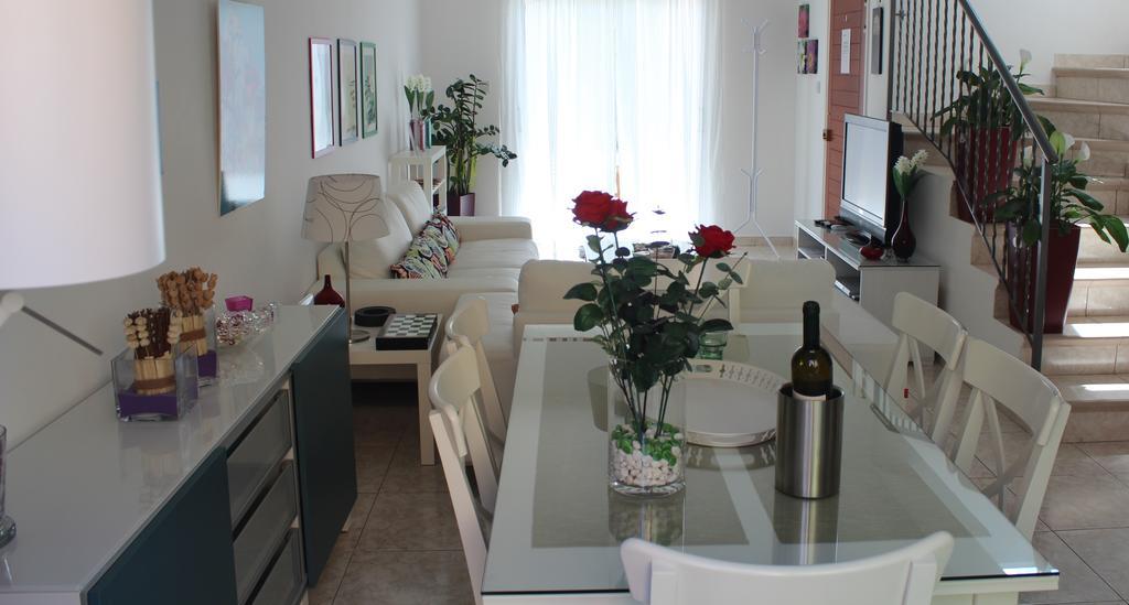 Estia Luxury Maisonette Paphos Chambre photo