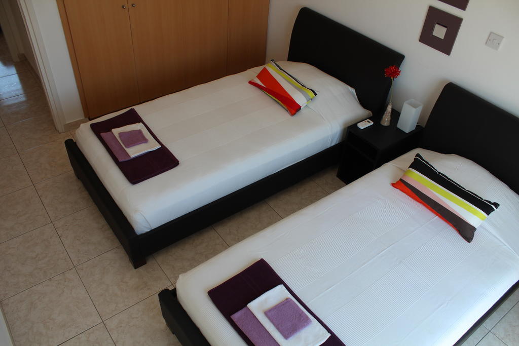 Estia Luxury Maisonette Paphos Chambre photo