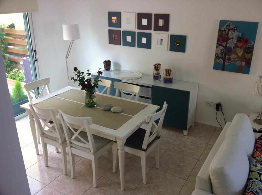 Estia Luxury Maisonette Paphos Chambre photo