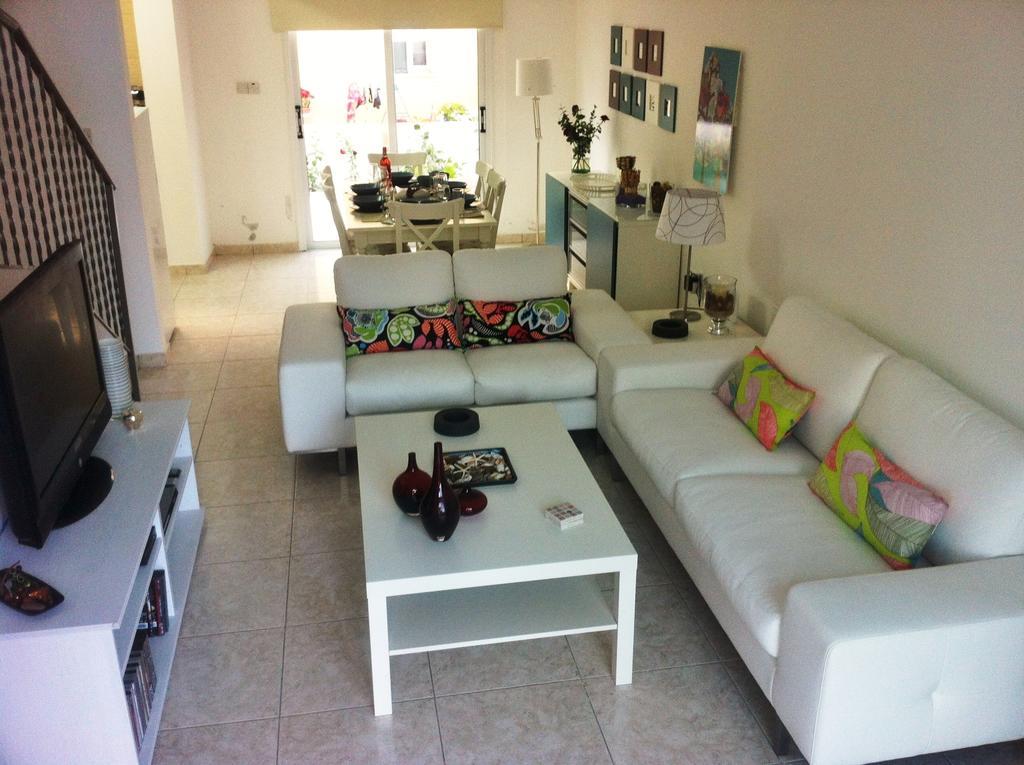 Estia Luxury Maisonette Paphos Chambre photo